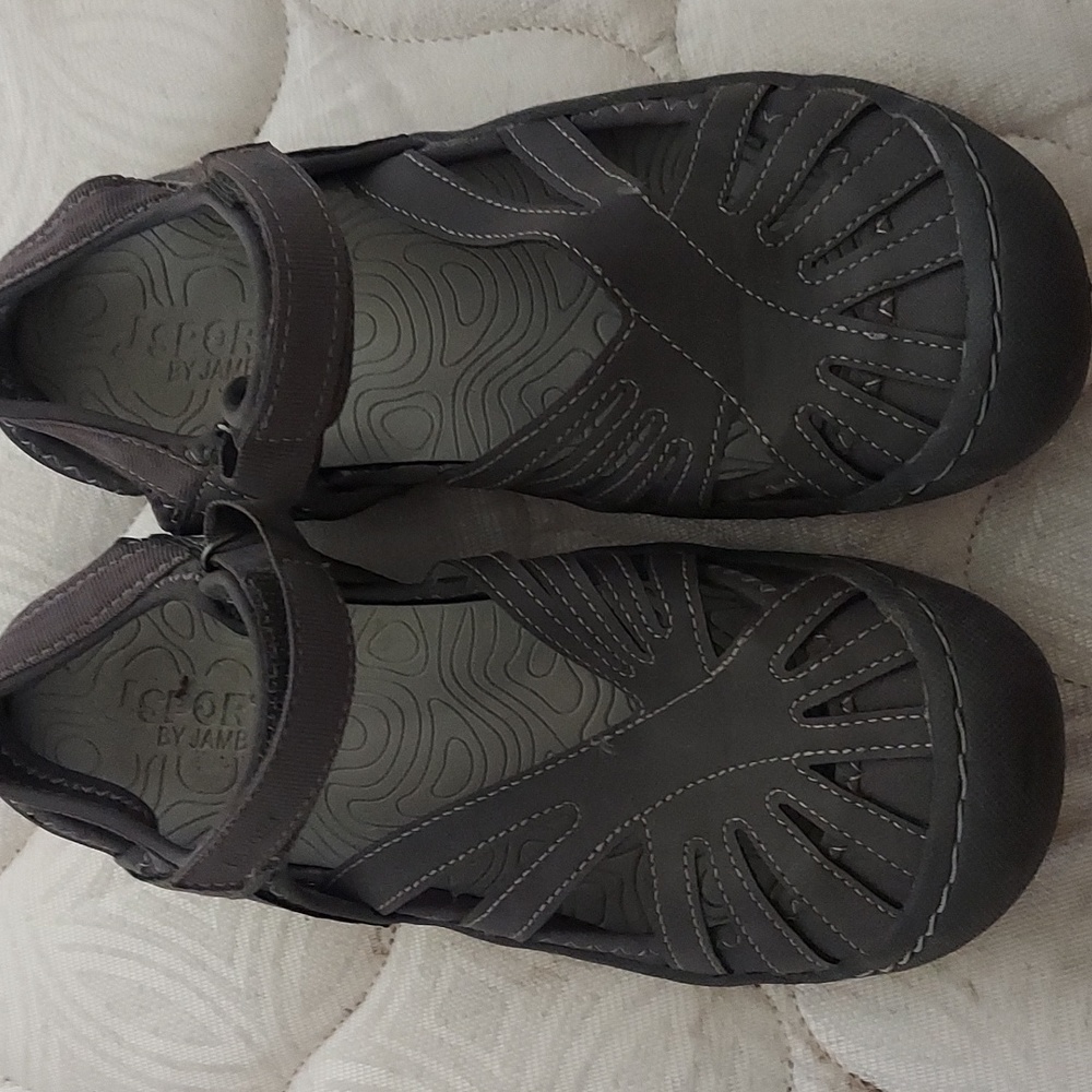 Woman's shoes